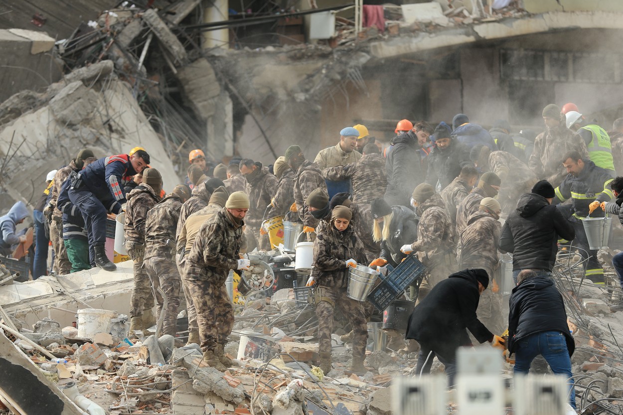 Cutremur de 7,8 în Turcia și Siria. Bilanț uriaș al victimelor. Vremea rea, obstacol pentru salvatori VIDEO și GALERIE FOTO - Imaginea 47
