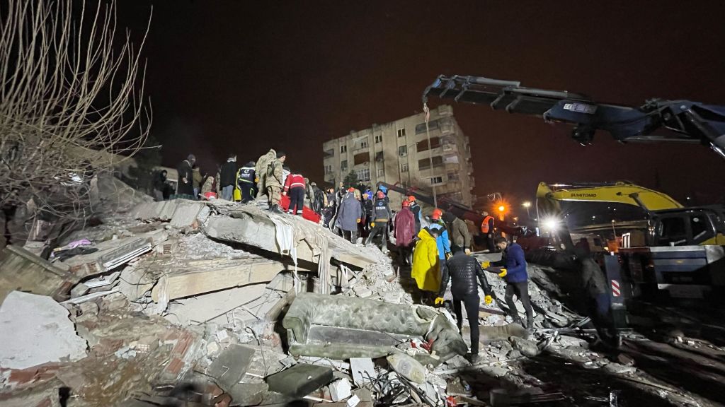 Cutremure devastatoare în Turcia și Siria. Peste 7.300 de morți și zeci de mii de răniți. GALERIE FOTO și VIDEO - Imaginea 12