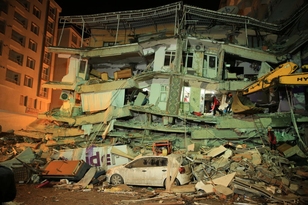 Cutremurul din Turcia a avut peste 120 de replici până în prezent. Undele de șoc s-au întins pe 300 de kilometri - Imaginea 1