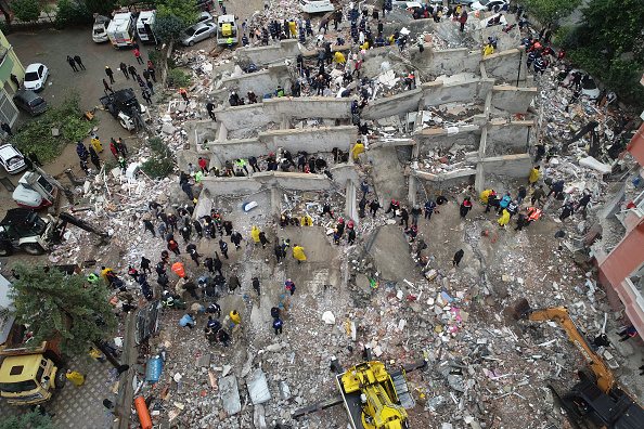 Erdogan a decretat stare de urgență în zece orașe turcești, după cutremurele devastatoare. GALERIE FOTO - Imaginea 11