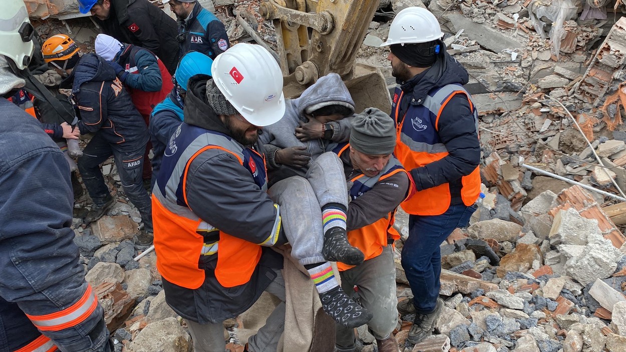 Cutremure devastatoare în Turcia și Siria. Peste 7.300 de morți și zeci de mii de răniți. GALERIE FOTO și VIDEO - Imaginea 55