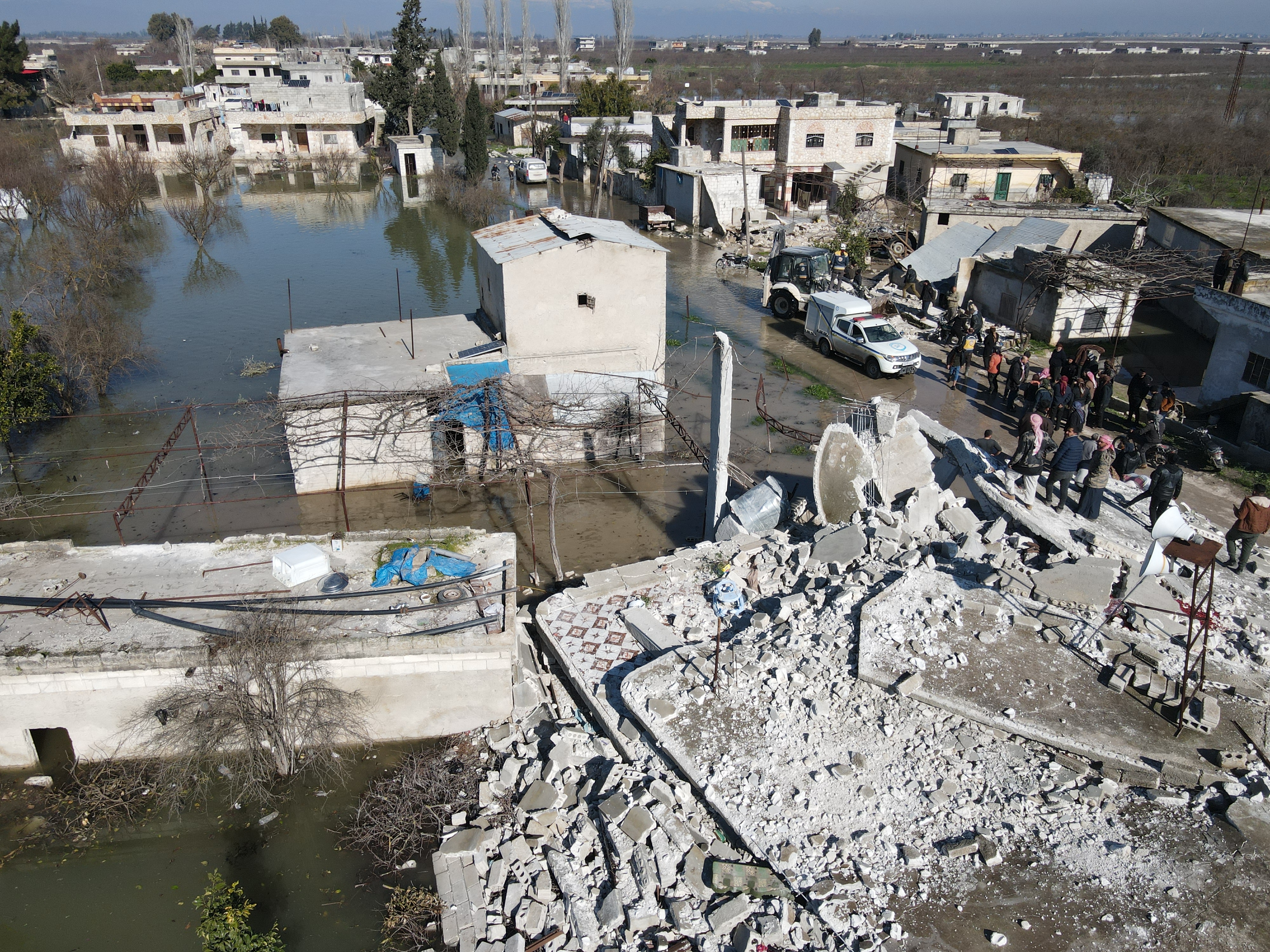 Cutremure în Turcia și Siria: Locuitorii din Tloul, nevoiți să-și părăsească casele după ce un baraj prăbușit a inundat zona - Imaginea 5