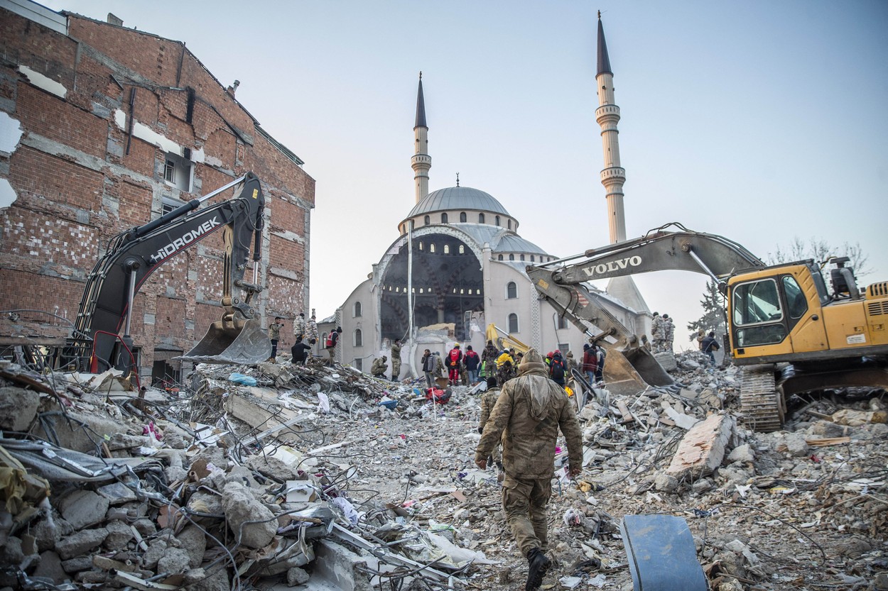 Salvări miraculoase la o săptămână după cutremurele devastatoare din Turcia şi Siria. Peste 36.000 de oameni au murit - Imaginea 3
