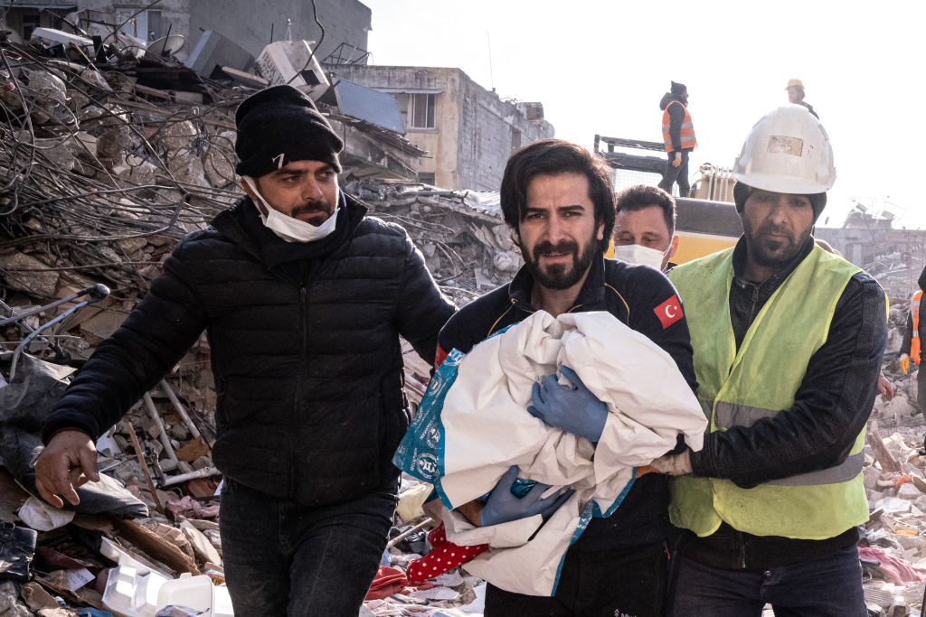 Salvări miraculoase la o săptămână după cutremurele devastatoare din Turcia şi Siria. Peste 36.000 de oameni au murit - Imaginea 1