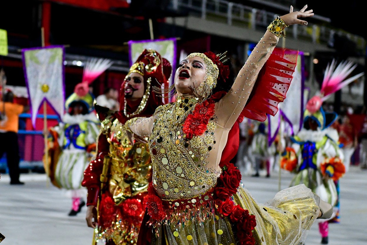 A început Carnavalul de la Rio. Spectacolul se anunţă grandios | GALERIE FOTO - Imaginea 9