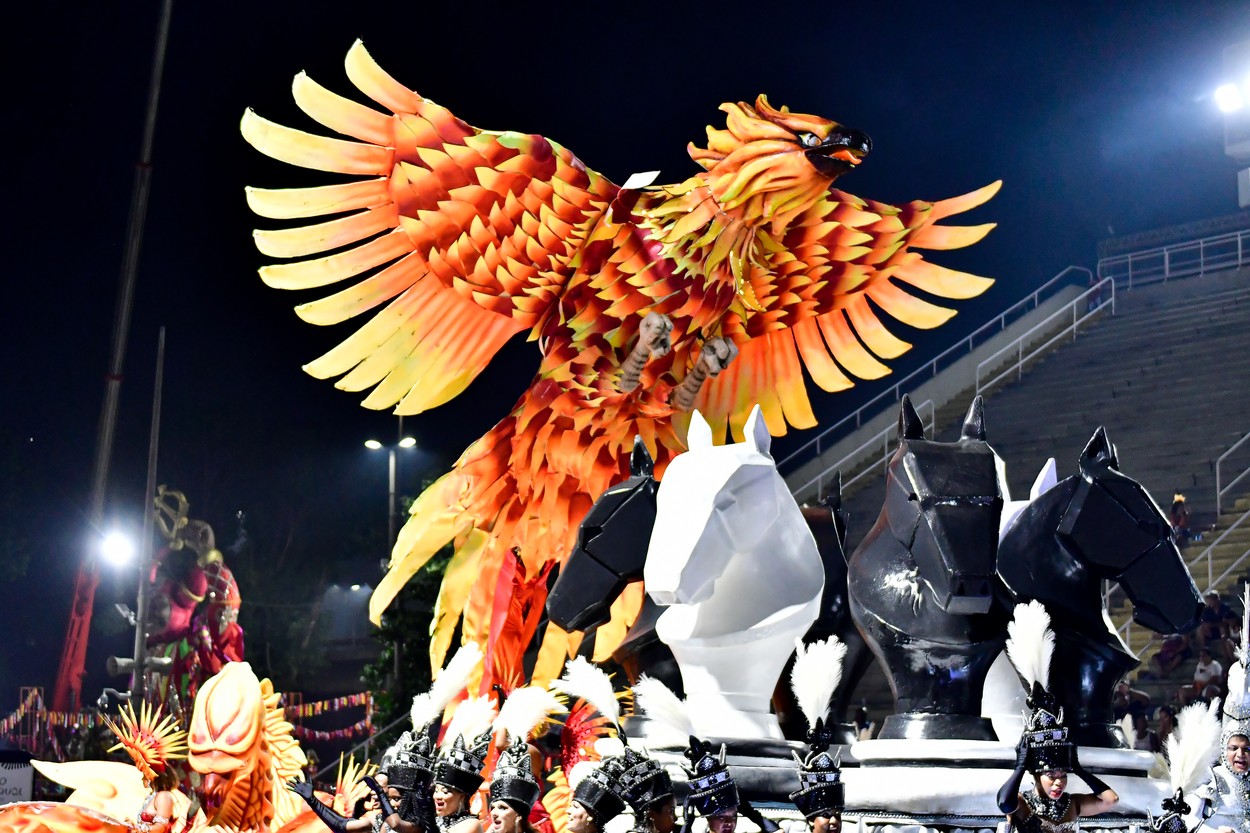A început Carnavalul de la Rio. Spectacolul se anunţă grandios | GALERIE FOTO - Imaginea 10