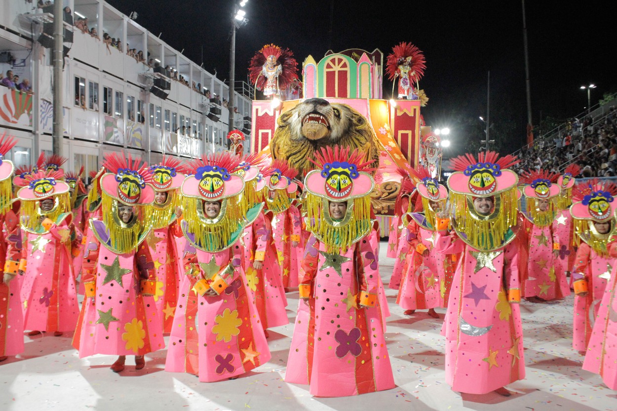 A început Carnavalul de la Rio. Spectacolul se anunţă grandios | GALERIE FOTO - Imaginea 15