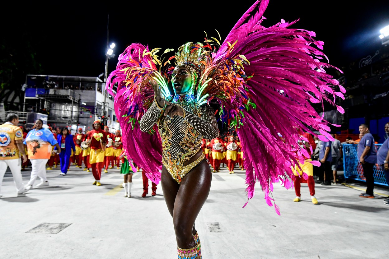 A început Carnavalul de la Rio. Spectacolul se anunţă grandios | GALERIE FOTO - Imaginea 20