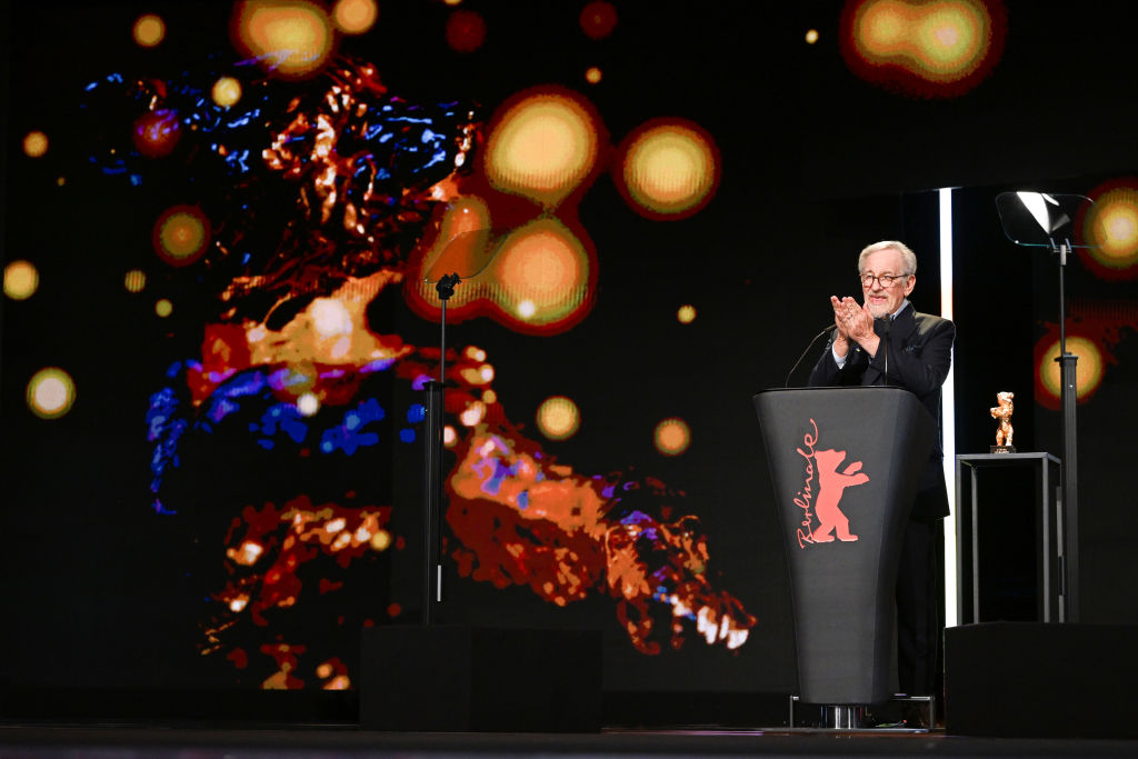 Steven Spielberg a primit Ursul de Aur pentru întreaga carieră, la Festivalul de film de la Berlin. GALERIE FOTO - Imaginea 4