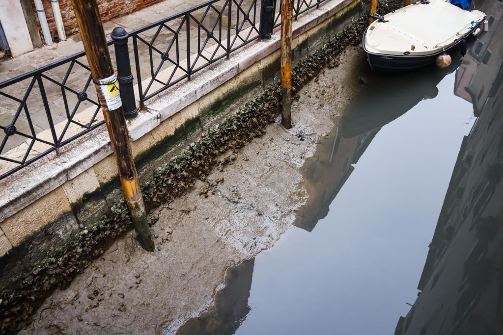 Canalele din Veneția au secat aproape complet. Italia s-ar putea confrunta cu o nouă secetă în vară | GALERIE FOTO - Imaginea 6