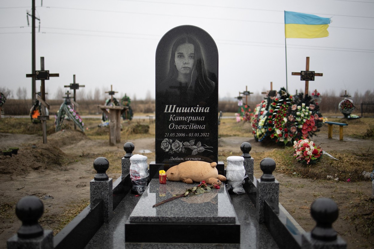 Un an de lacrimi și de moarte în Ucraina | Bucea, masacrul care nu va fi uitat niciodată | GALERIE FOTO - Imaginea 4