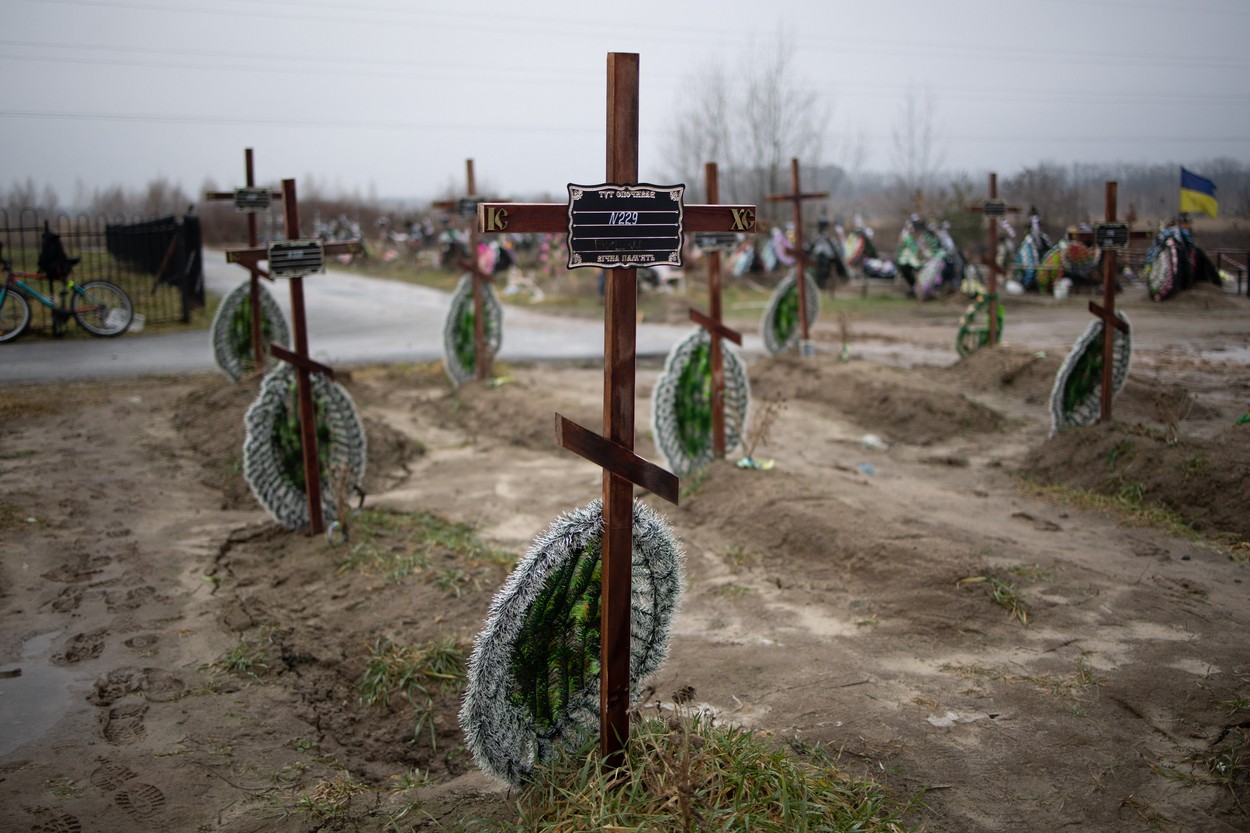 Un an de lacrimi și de moarte în Ucraina | Bucea, masacrul care nu va fi uitat niciodată | GALERIE FOTO - Imaginea 3