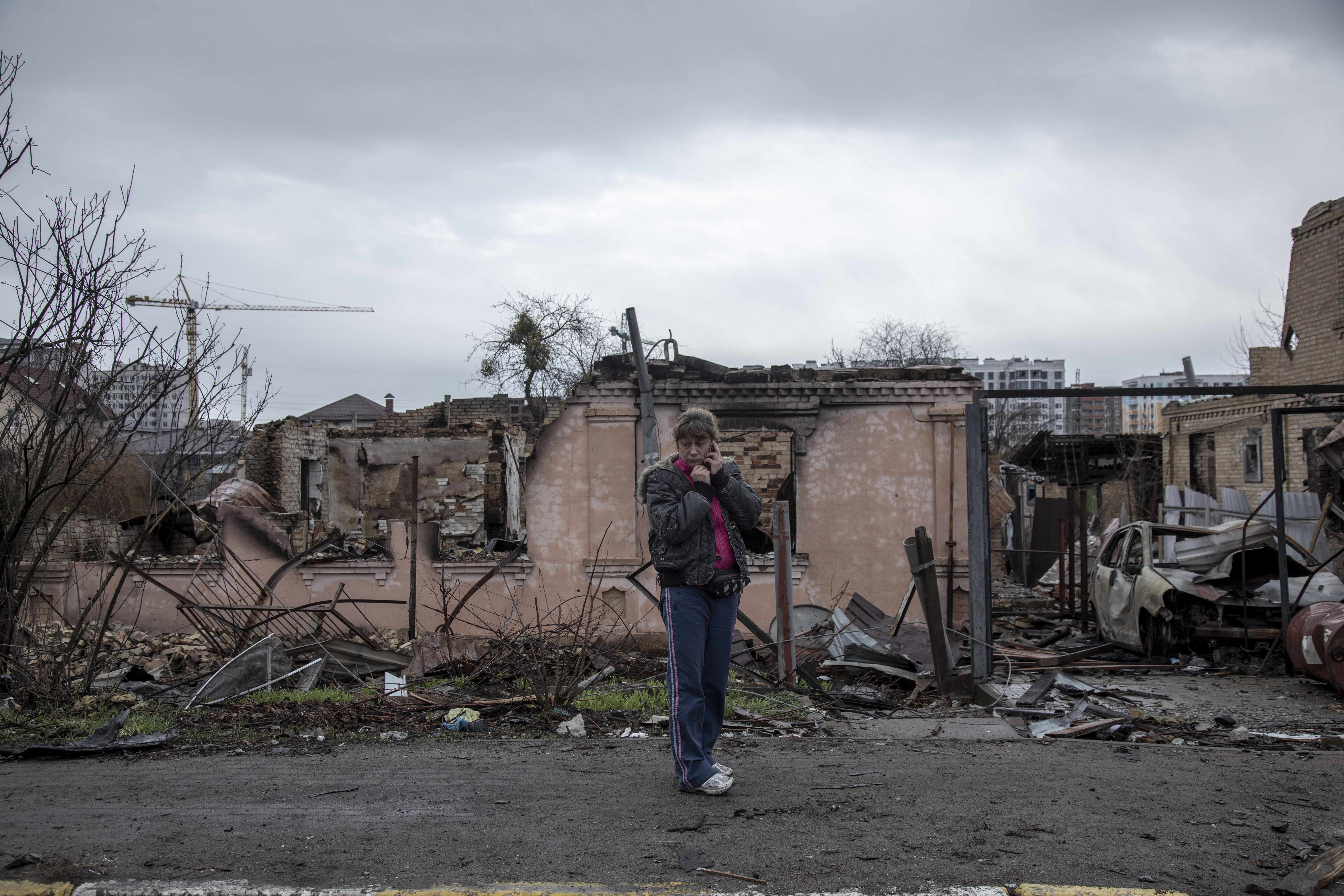 Un an de lacrimi și de moarte în Ucraina | Bucea, masacrul care nu va fi uitat niciodată | GALERIE FOTO - Imaginea 21
