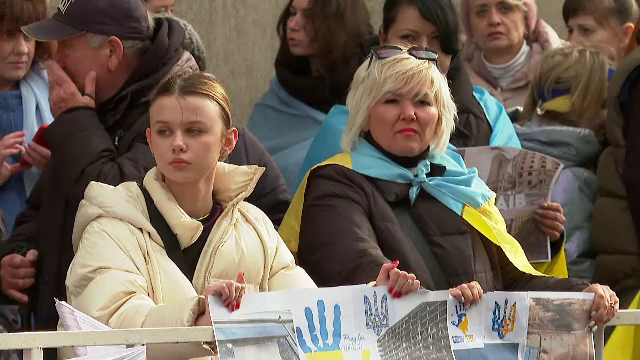 O mie de ucraineni au manifestat la Constanța. Refugiată: “Am trecut prin toate chinurile Iadului”. Cum au mulțumit României - Imaginea 3