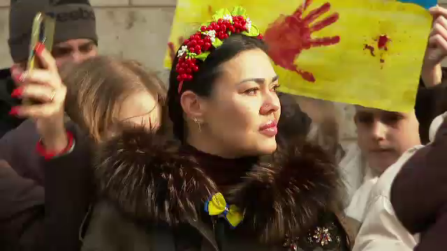 O mie de ucraineni au manifestat la Constanța. Refugiată: “Am trecut prin toate chinurile Iadului”. Cum au mulțumit României - Imaginea 4
