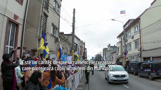 O mie de ucraineni au manifestat la Constanța. Refugiată: “Am trecut prin toate chinurile Iadului”. Cum au mulțumit României - Imaginea 10