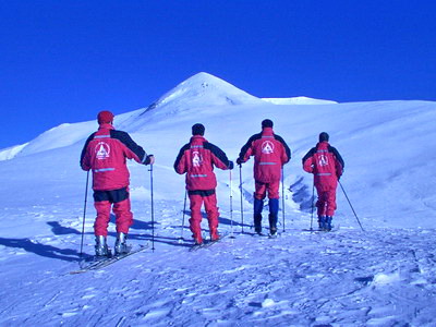 Alpinisti rataciti la 2.500 de metri altitudine, salvati de salvamontisti