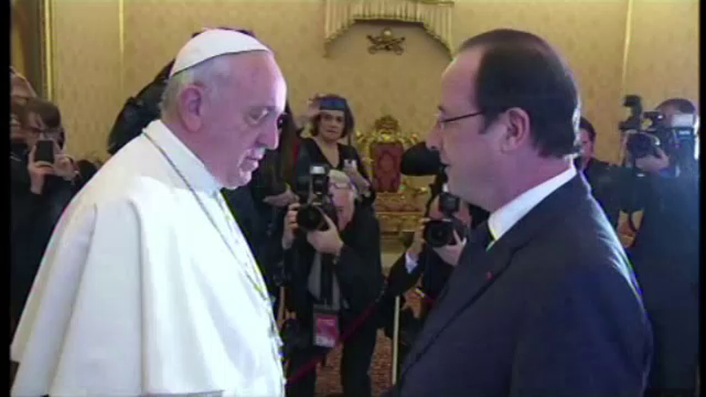Francois Hollande s-a intalnit cu Papa Francisc. Presedintele francez a evitat discutiile despre viata personala