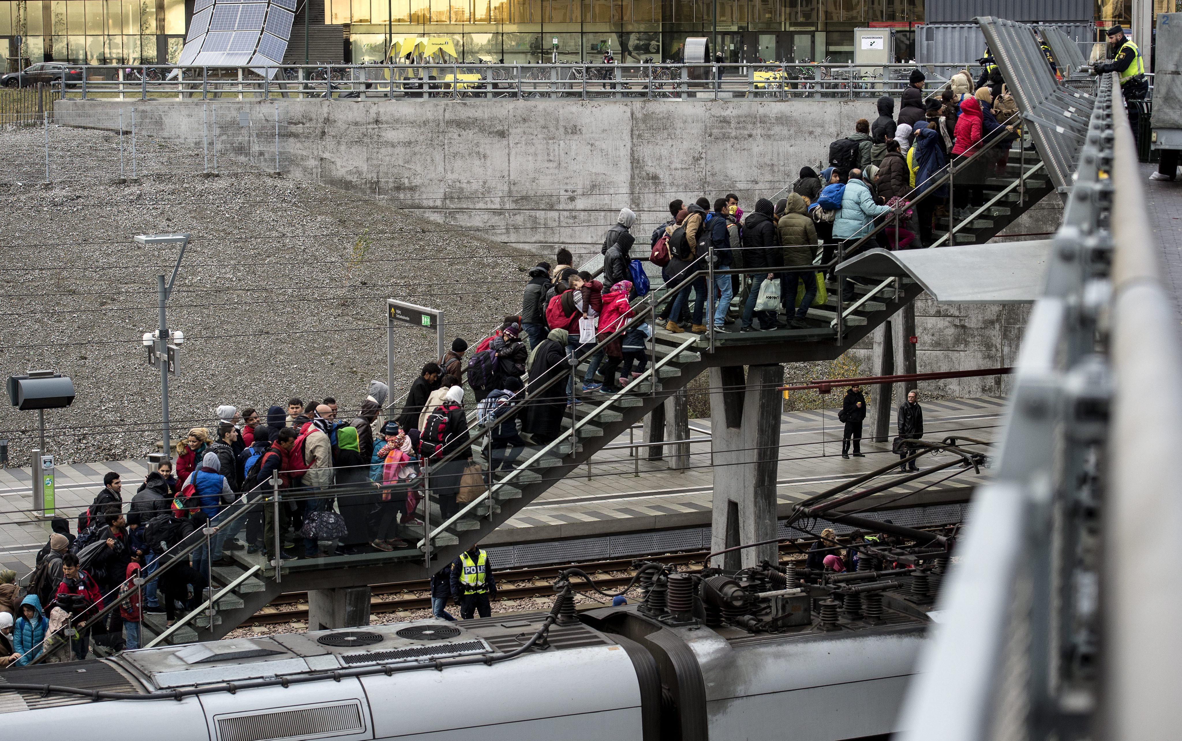 Guvernul danez ii va obliga pe refugiatii care cer azil sa-si doneze bunurile. ONU: Legea va declansa teama si xenofobie