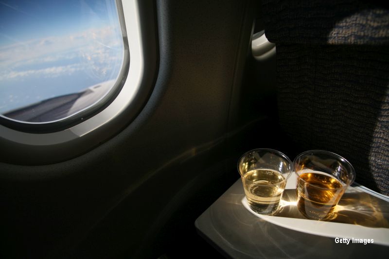 Cum a incercat un britanic de 28 de ani sa faca rost de alcool intr-un avion spre Tenerife. Pedeapsa primita