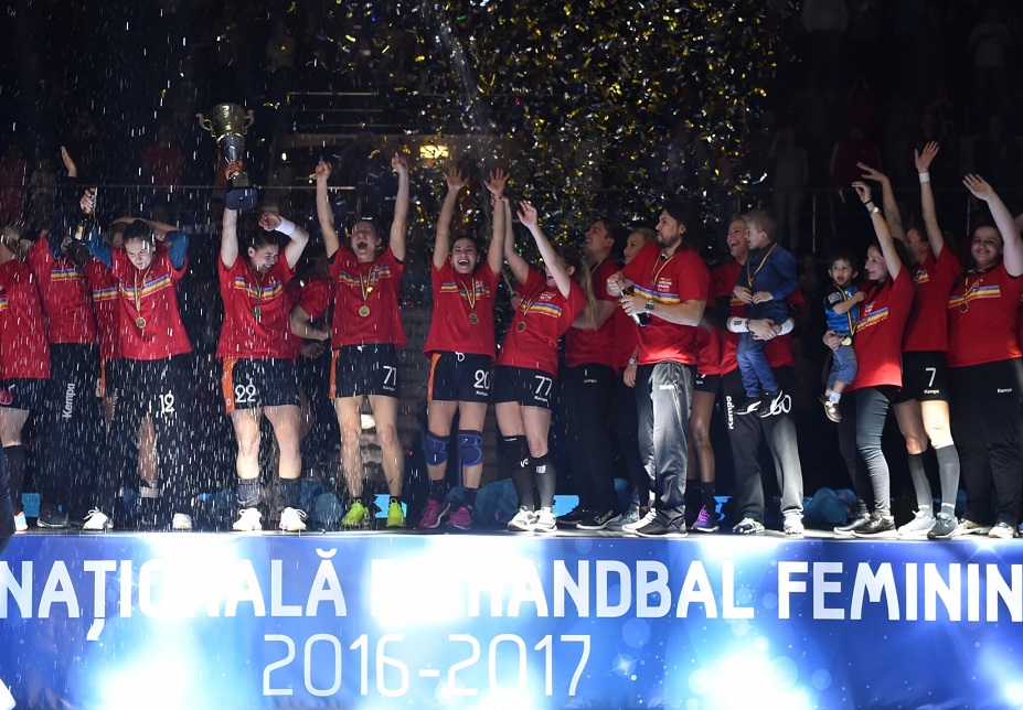 CSM Bucureşti a învins campioana Europei la handbal feminin, Gyor, cu 28-22