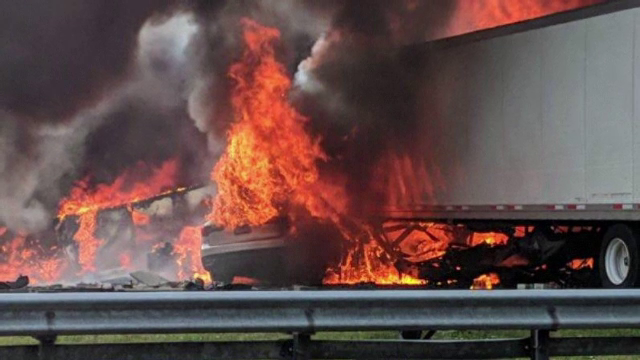 5 copii au murit în drum spre Disney Land, într-un accident urmat de un incendiu violent