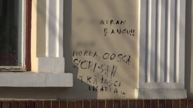 Mesaje vulgare, cu un conţinut antiromânesc, pe zidul casei memoriale Avram Iancu