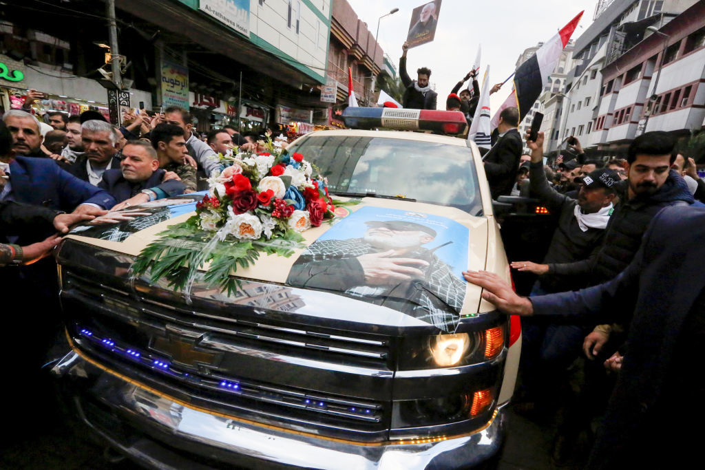 Mii de irakieni l-au omagiat pe Soleimani, la Bagdad. Unde va fi înhumat generalul - Imaginea 4