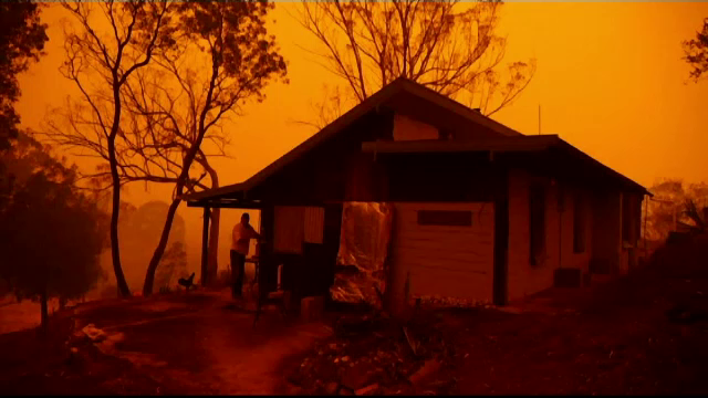 Ce s-a întâmplat cu australianul care a făcut pariu că locuința sa va rezista în fața incendiilor
