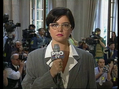 Imagini de arhivă cu Cristina Țopescu la PRO TV: corespondent și prezentator de știri - Imaginea 7