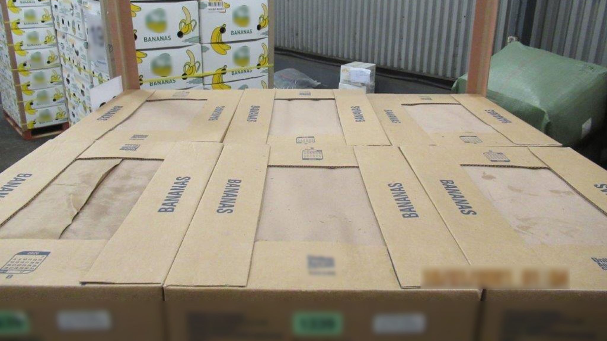 FOTO. Droguri de 85 milioane de euro ascunse în cutii de banane. Unde au fost găsite - Imaginea 4