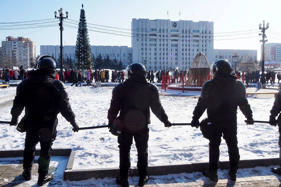 Proteste violente față de arestarea lui Navalnîi pe tot teritoriul Rusiei. Peste 2.500 de persoane au fost reținute - Imaginea 1
