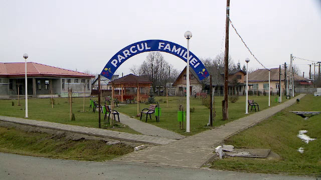 Comuna din România în care oamenii trebuie să facă cerere la primărie pentru a se plimba prin parc