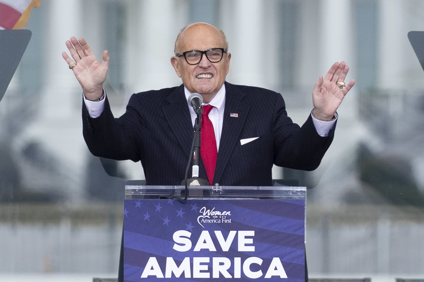 YouTube l-a restricționat pe Giuliani, avocatul lui Trump, pentru ”dezinformări electorale”
