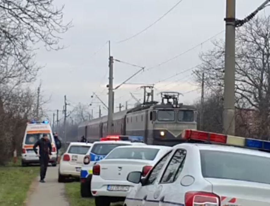 O femeie din Târgu Jiu a murit tăiată de tren. Autoritățile nu știu dacă e accident ori sinucidere
