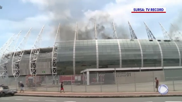 Un stadion din Brazilia, care a găzduit unele dintre meciurile Campionatului Mondial de Fotbal din 2014, cuprins de flăcări