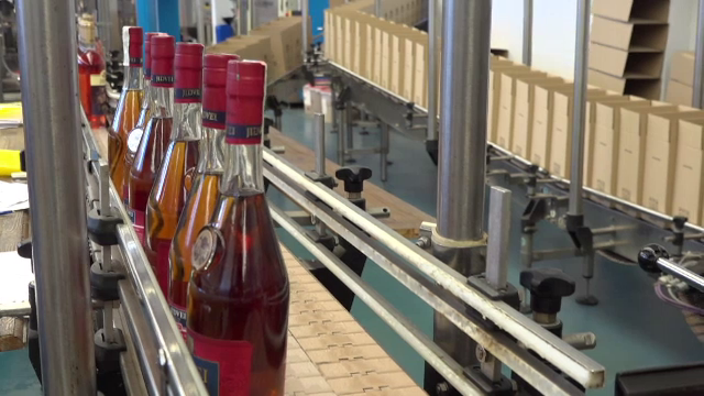 Vinarsul a devenit o băutură tot mai căutată. Producătorii români îl exportă în toată lumea