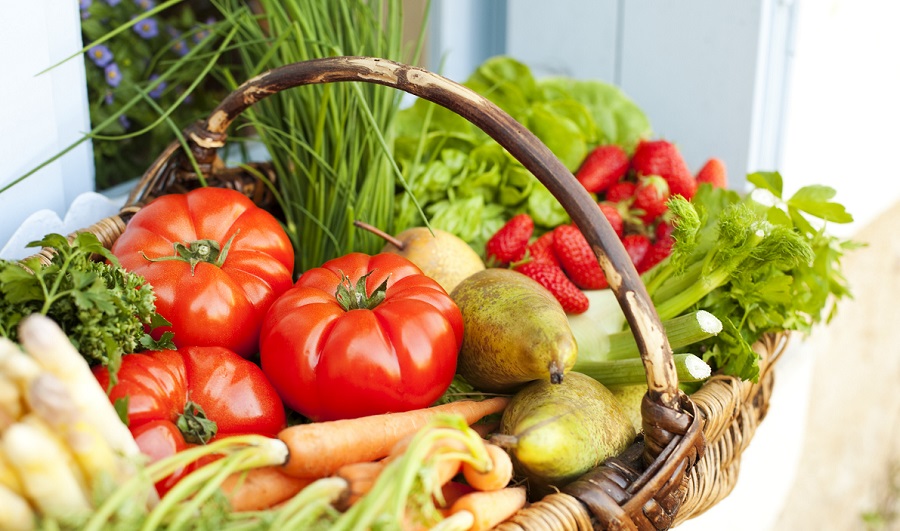 Românii sunt pe ultimul loc din UE la consumul de fructe și legume. Ce recomandări au nutriționiștii