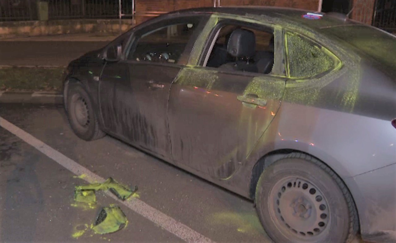Alertă în Timișoara, după ce au fost furate un pistol și un încarcător plin cu cartușe dintr-o mașină. Cum s-a găsit arma