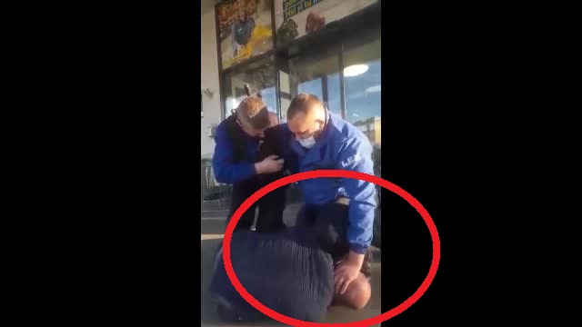 Scandal la un magazin Lidl. Un bărbat a fost bătut de paznici după ce a reclamat un preț fals. VIDEO