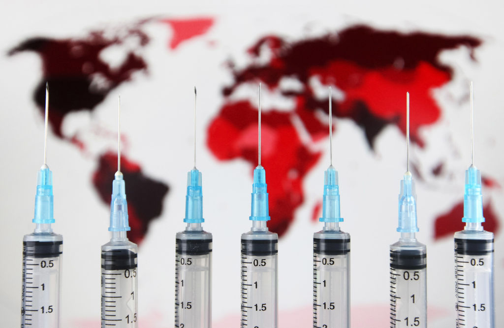 Avertisment OMS: Omicron „rămâne un virus periculos”