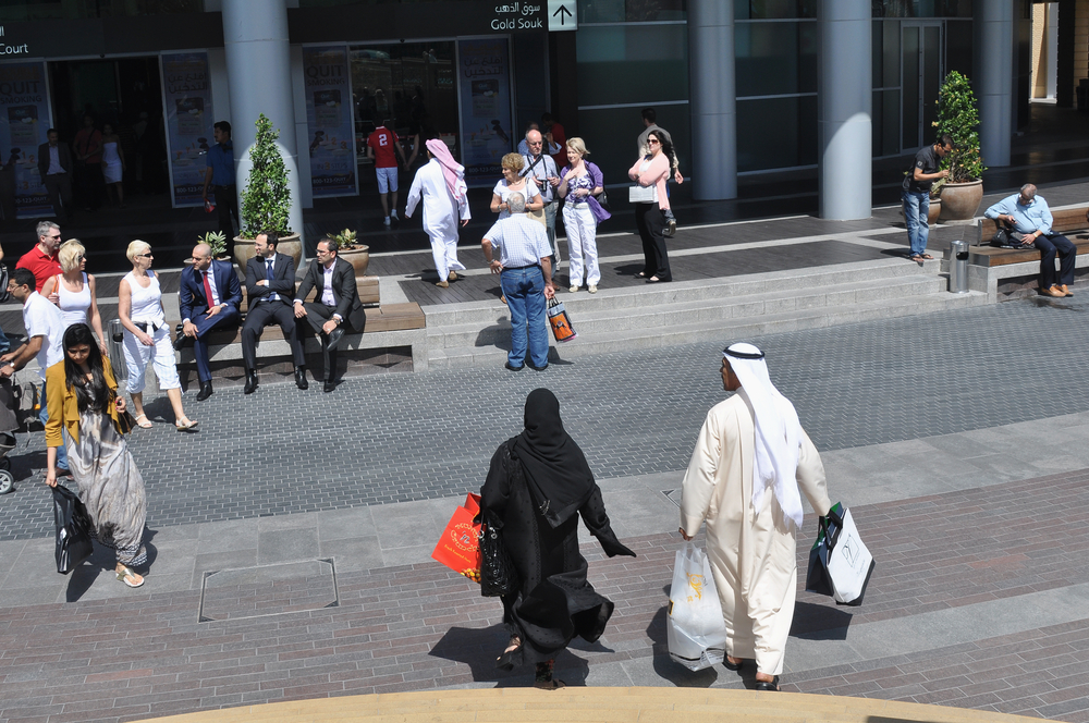 „Pare atât de greșit”. Reacția angajaților din Emiratele Arabe Unite după ce au lucrat pentru prima dată într-o vineri