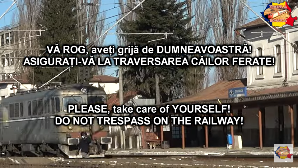 Cum a scăpat o femeie în ultima clipă de a fi lovită de tren, într-o gară din Suceava. Când realizează, își face cruce VIDEO