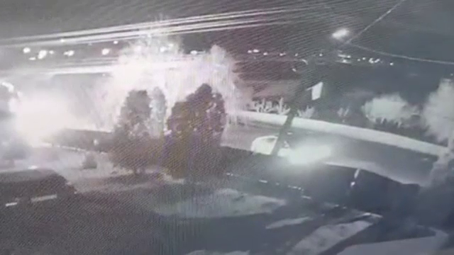 Patru bărbați, arestați după ce au incendiat o mașină în Mureș. Totul a fost filmat