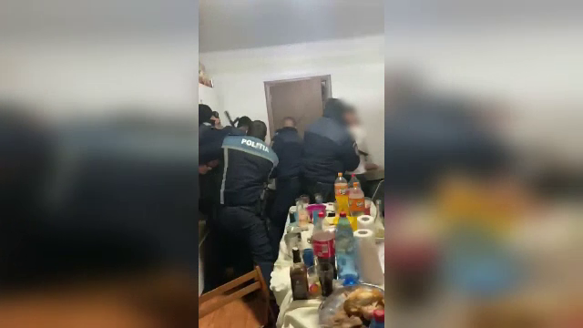Scandal într-un apartament din Târgu Jiu. Polițiștii și jandarmii au fost amenințați și înjurați