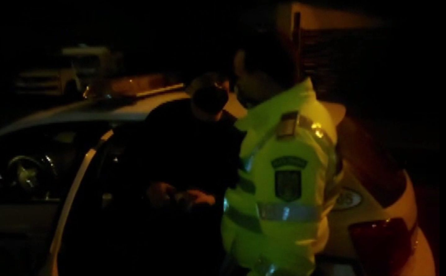 Polițist local prins beat la volan, în timpul serviciului. Ce misiune avea