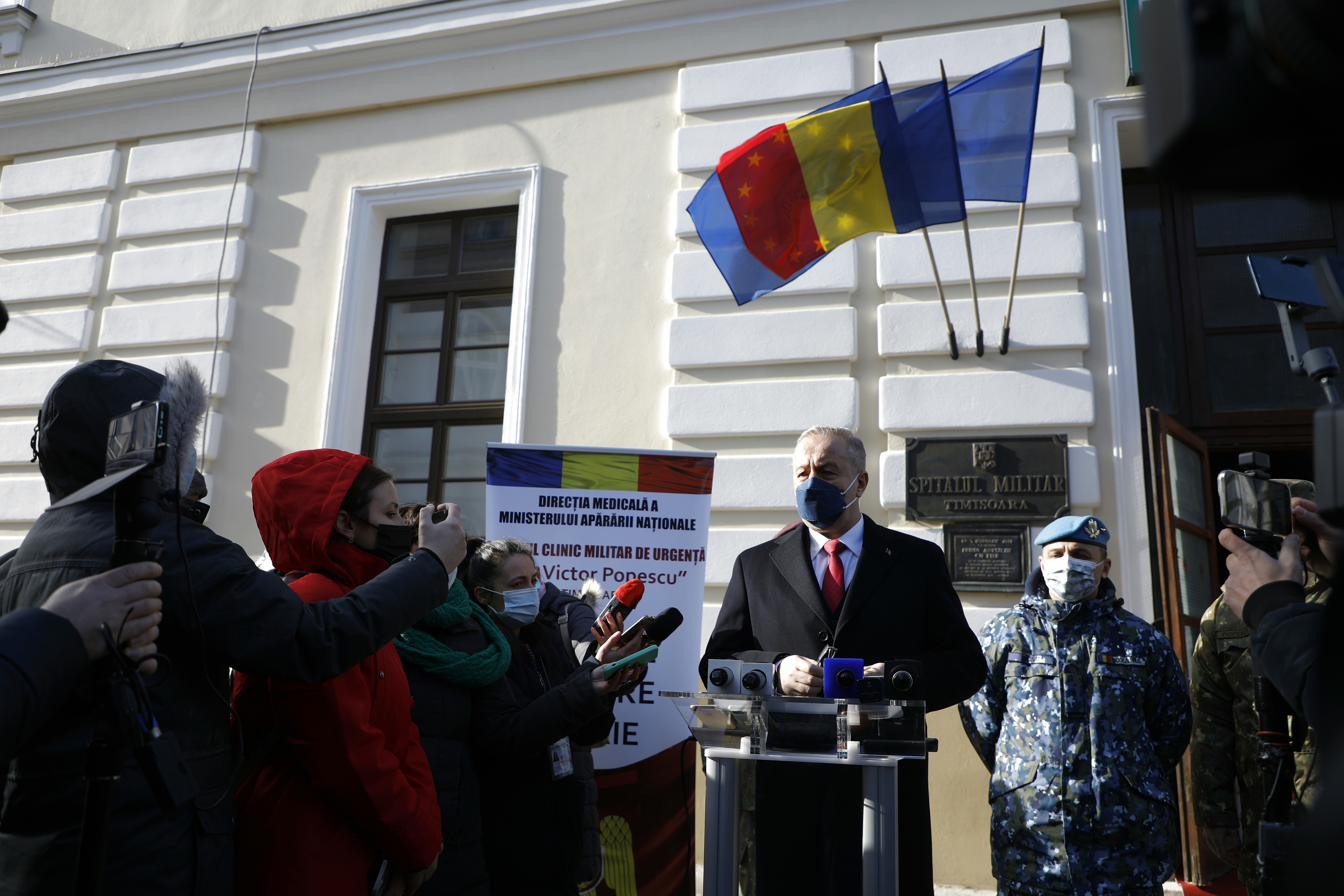 Ministrul Apărării: Pentru români, cea mai mare amenințare o reprezintă facturile