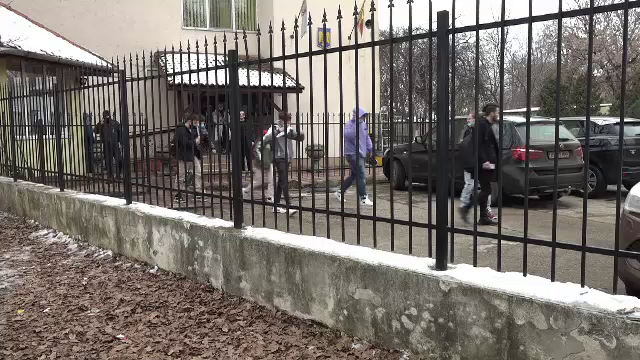 Anchetă într-un liceu din Oradea după ce mai mulți copii au refuzat să meargă la școală din cauza unui elev