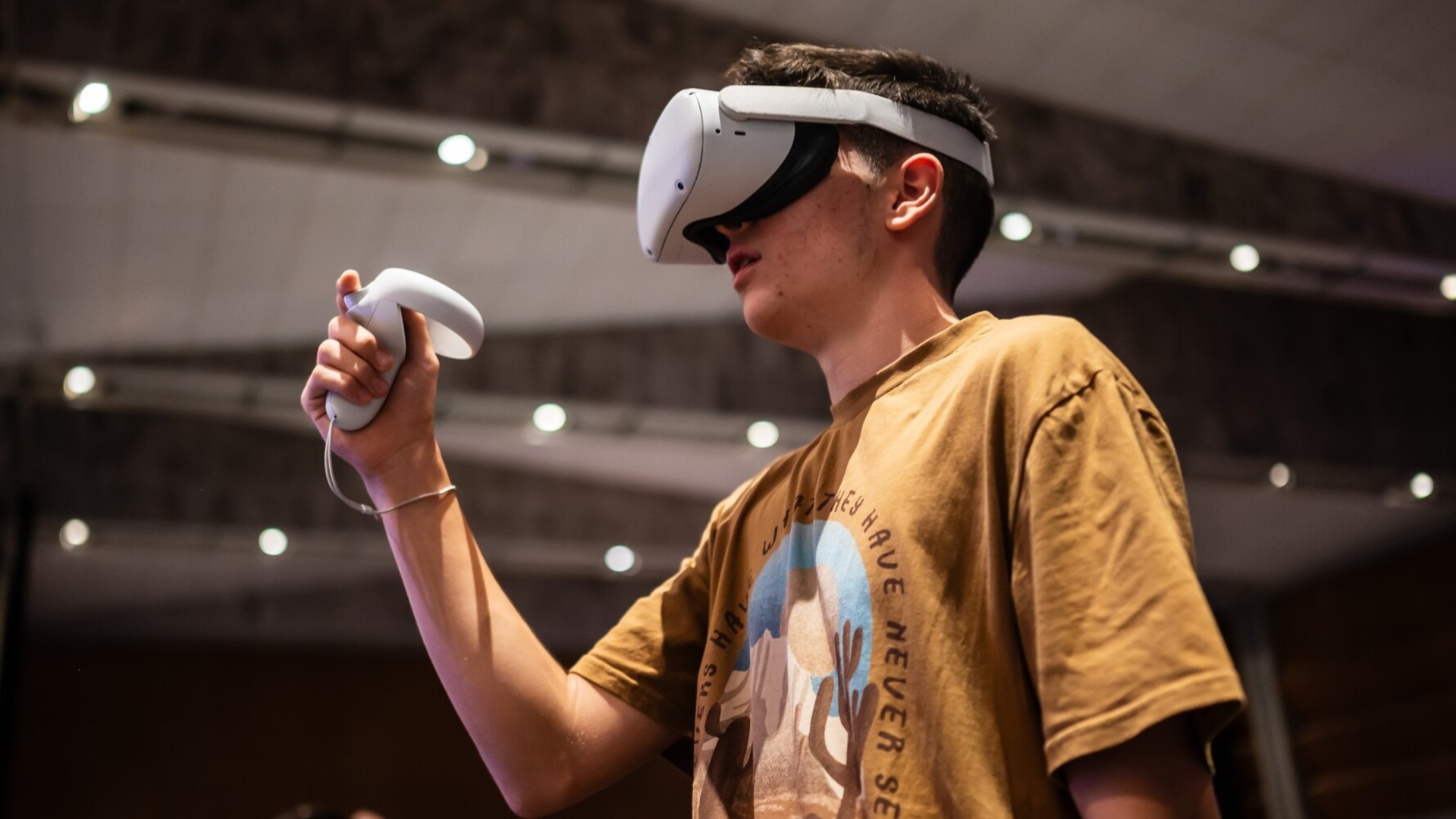 Tehnologiile care ar putea &icirc;nlocui telefoanele mobile. Gadgeturile viitorului la care lucrează giganții din Big Tech