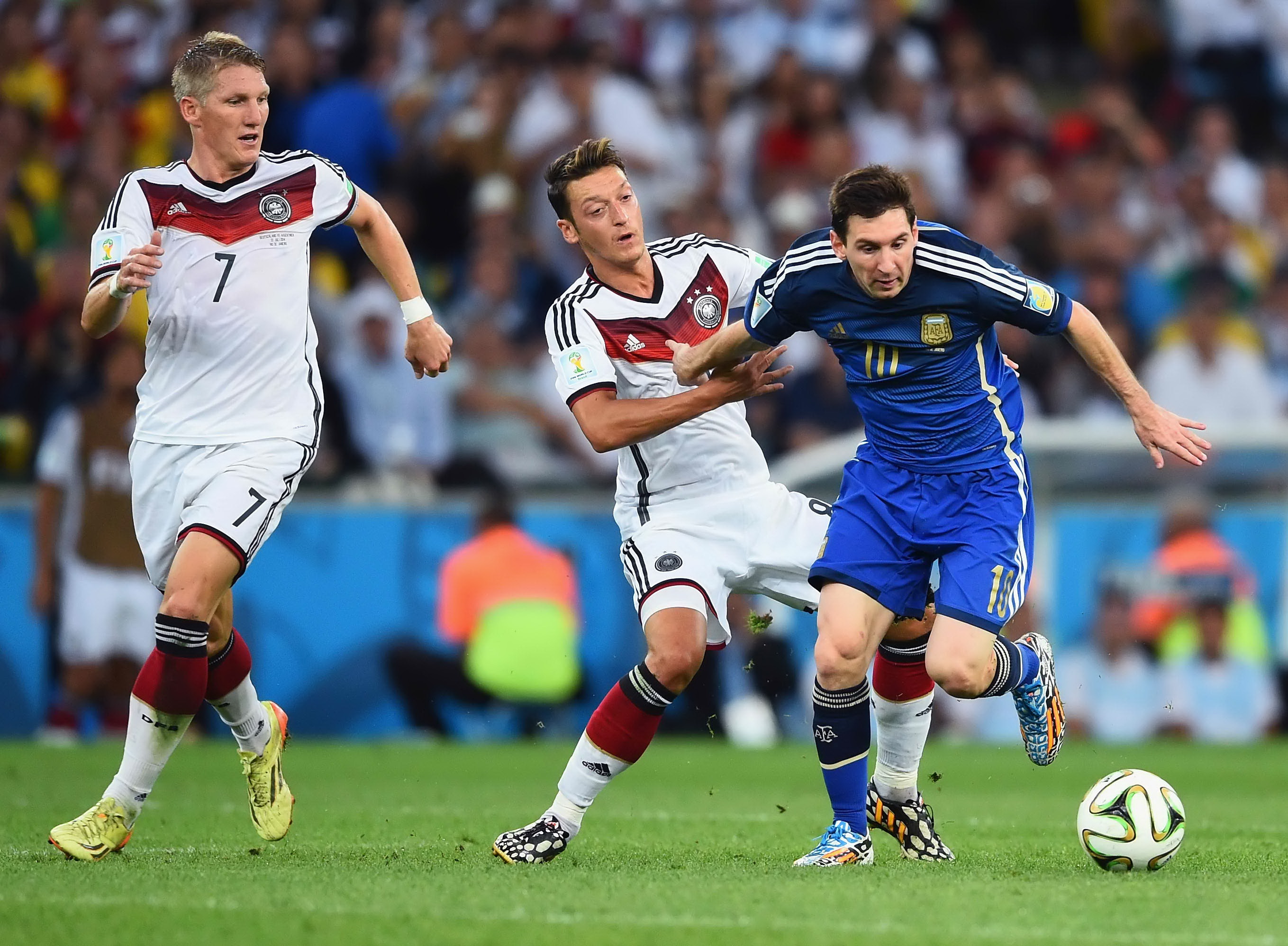 CAMPIONATUL MONDIAL DE FOTBAL 2014. Germania a invins Argentina cu 1 la 0. Mario Goetze i-a adus tarii sale al patrulea titlu - Imaginea 7